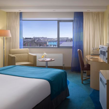 Radisson Blu Hotel, Athlone Exterior photo
