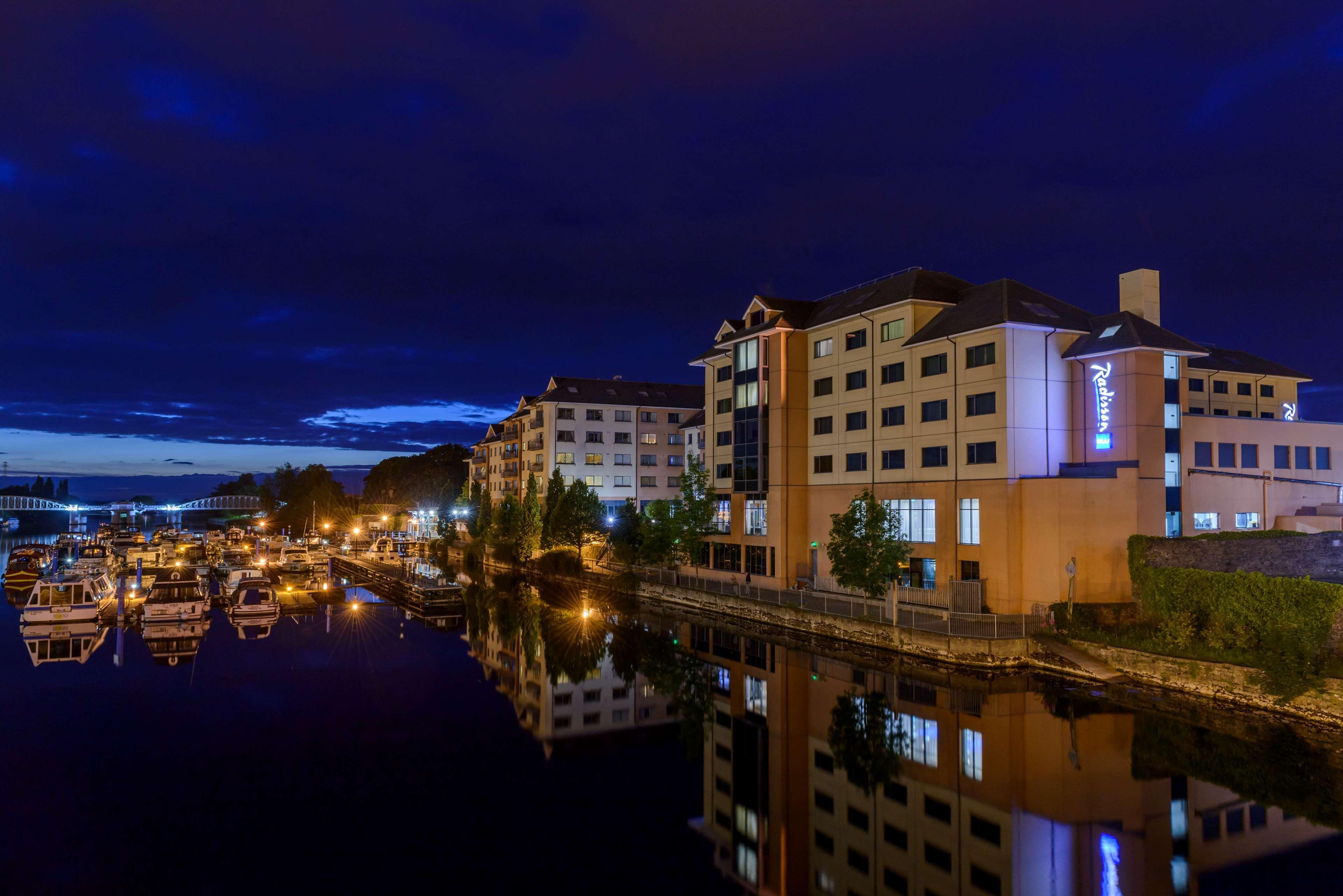 Radisson Blu Hotel, Athlone Exterior photo