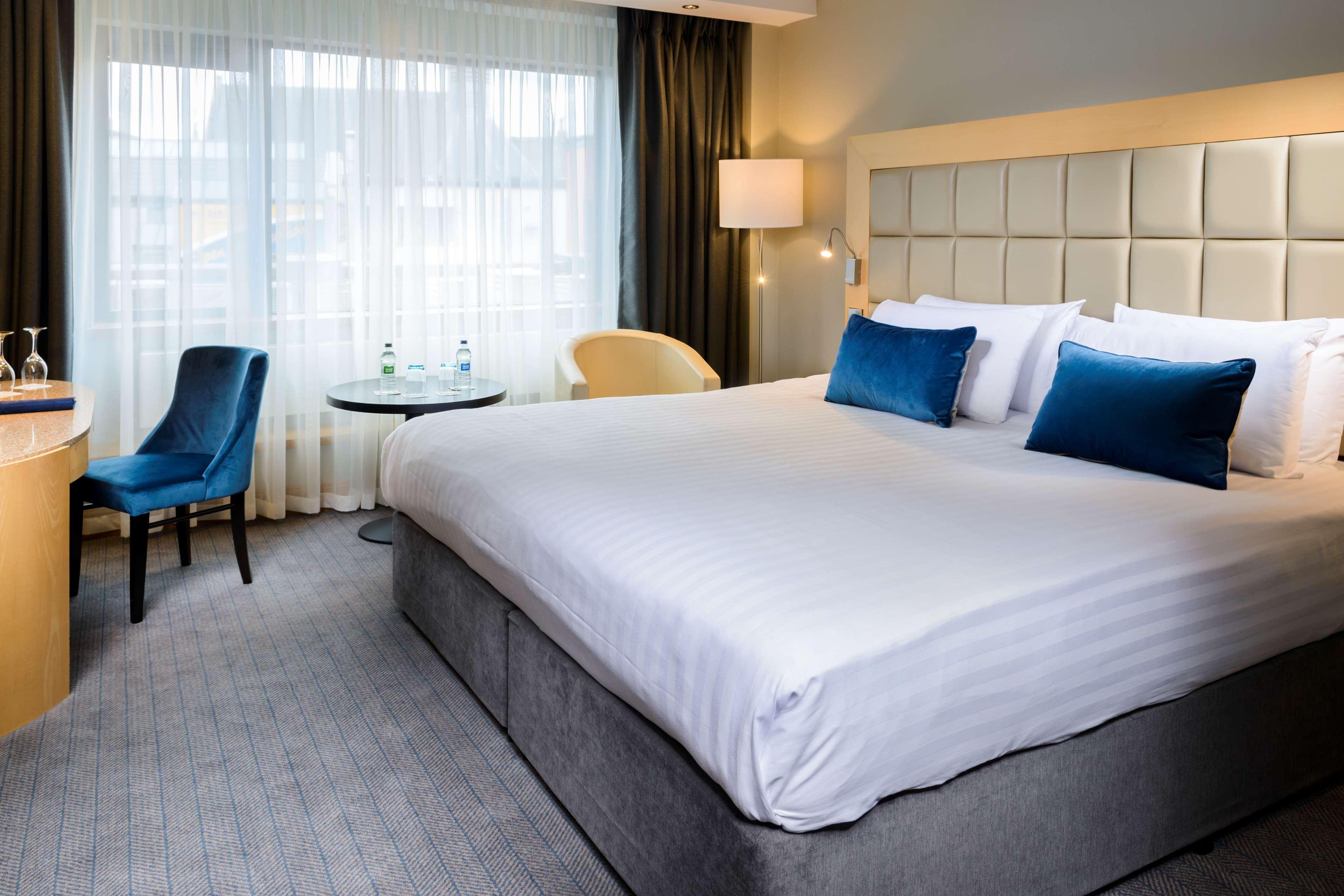 Radisson Blu Hotel, Athlone Exterior photo