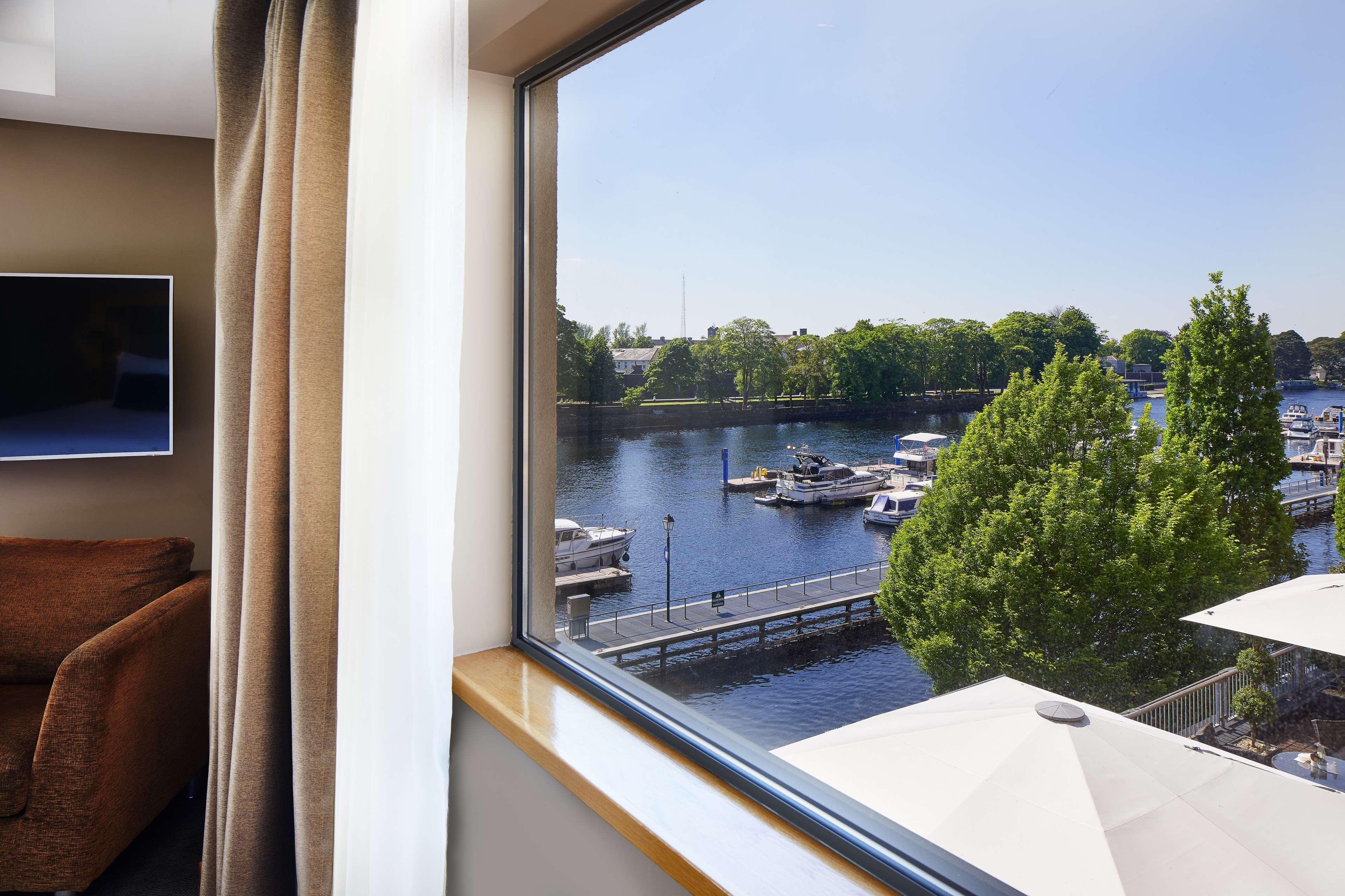 Radisson Blu Hotel, Athlone Exterior photo
