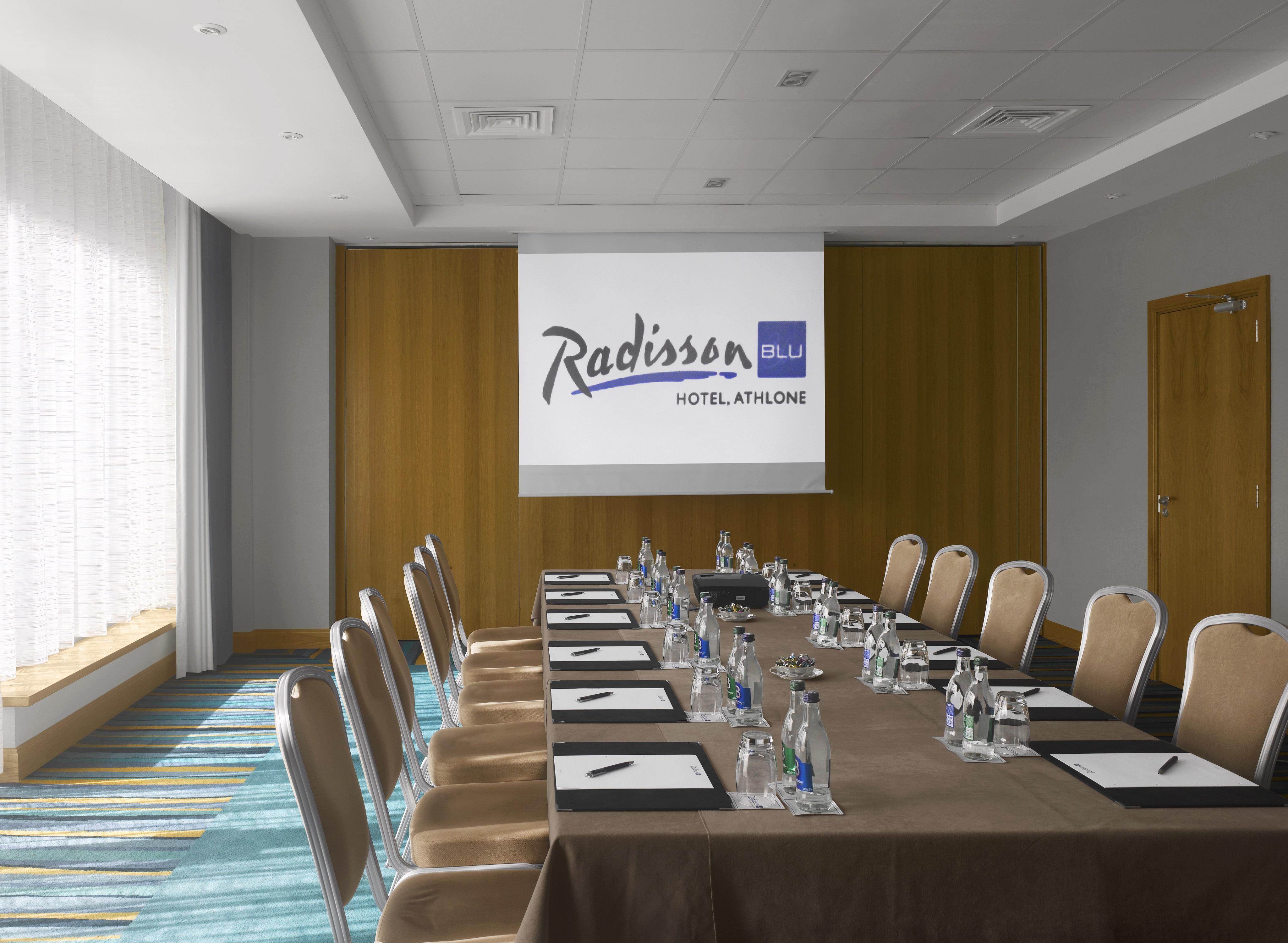 Radisson Blu Hotel, Athlone Exterior photo