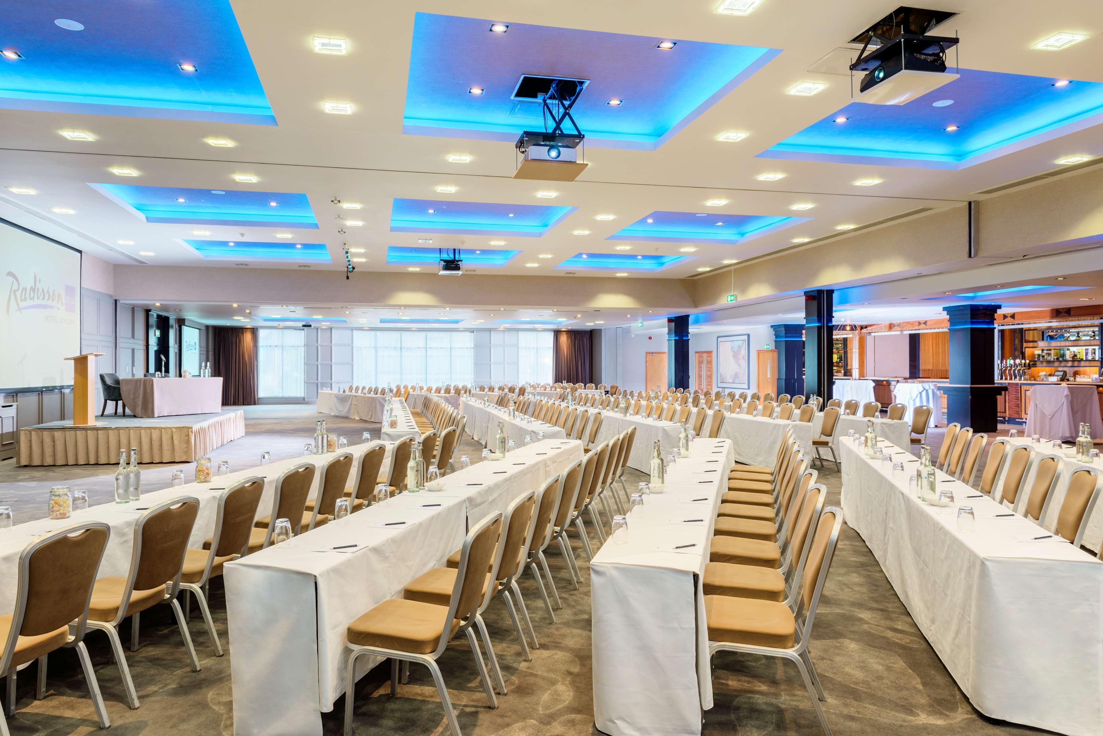 Radisson Blu Hotel, Athlone Exterior photo