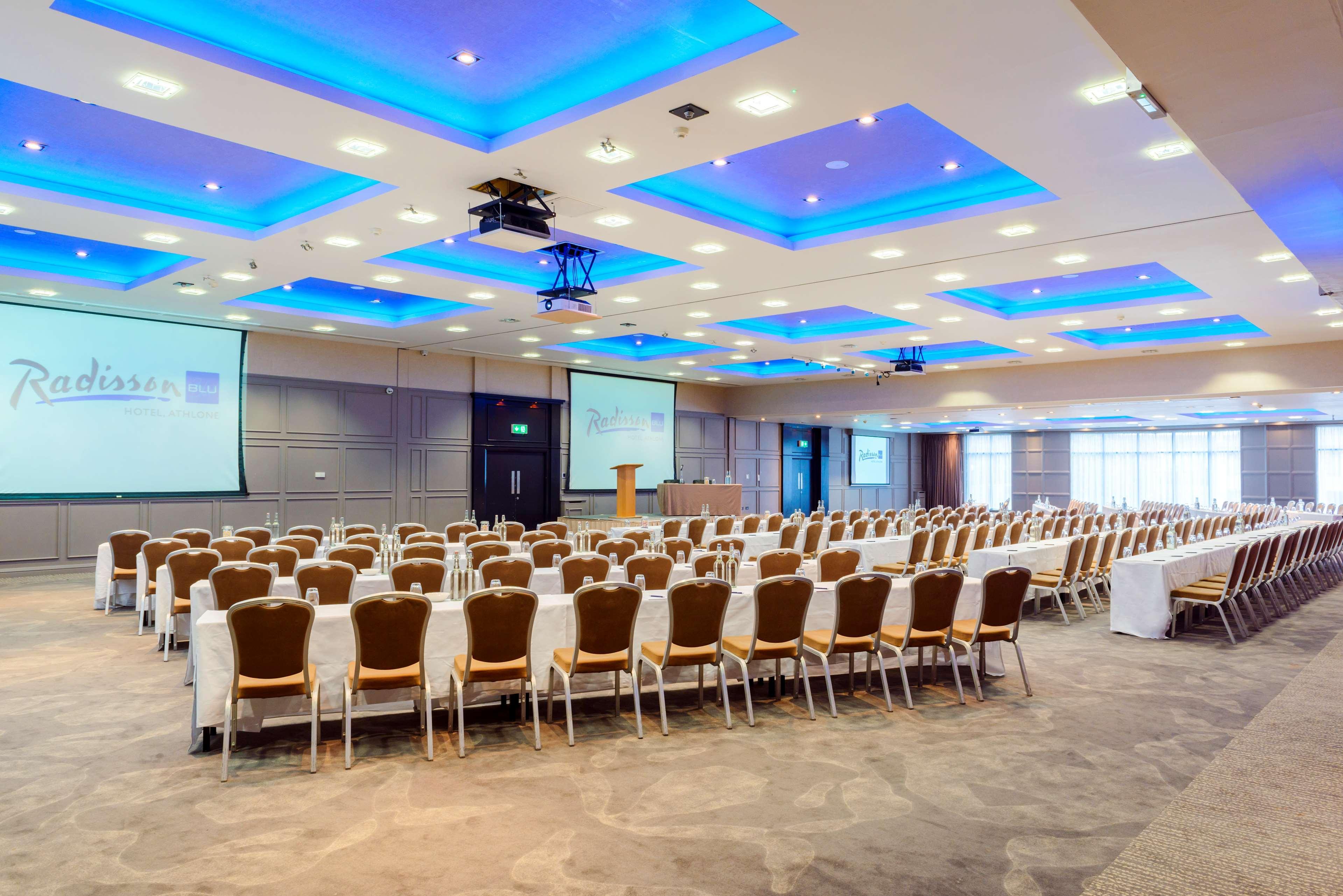 Radisson Blu Hotel, Athlone Exterior photo