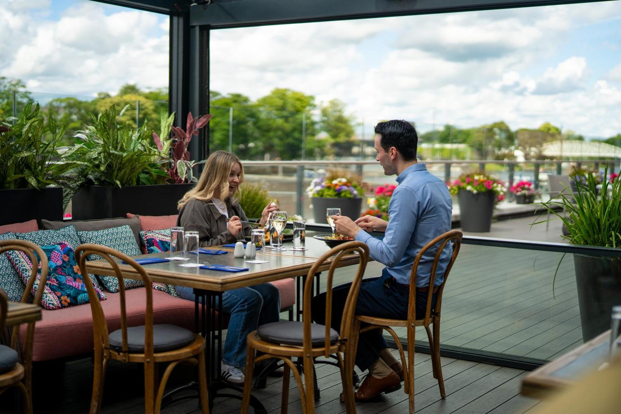 Radisson Blu Hotel, Athlone Exterior photo