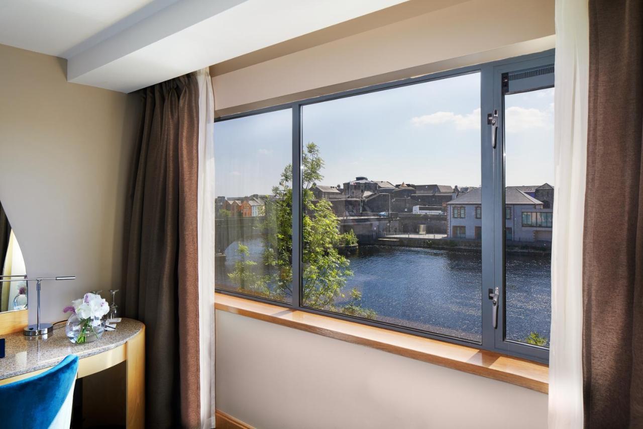 Radisson Blu Hotel, Athlone Exterior photo